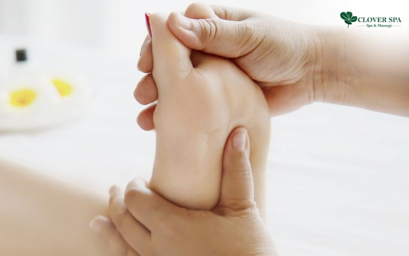 Massage Chân tại Clover Spa: Nuôi dưỡng và cải thiện sức khỏe